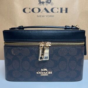 Coach Signature Cosmetic Case / Cosmetic Bag